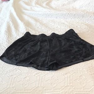 LULULEMON Track That Short